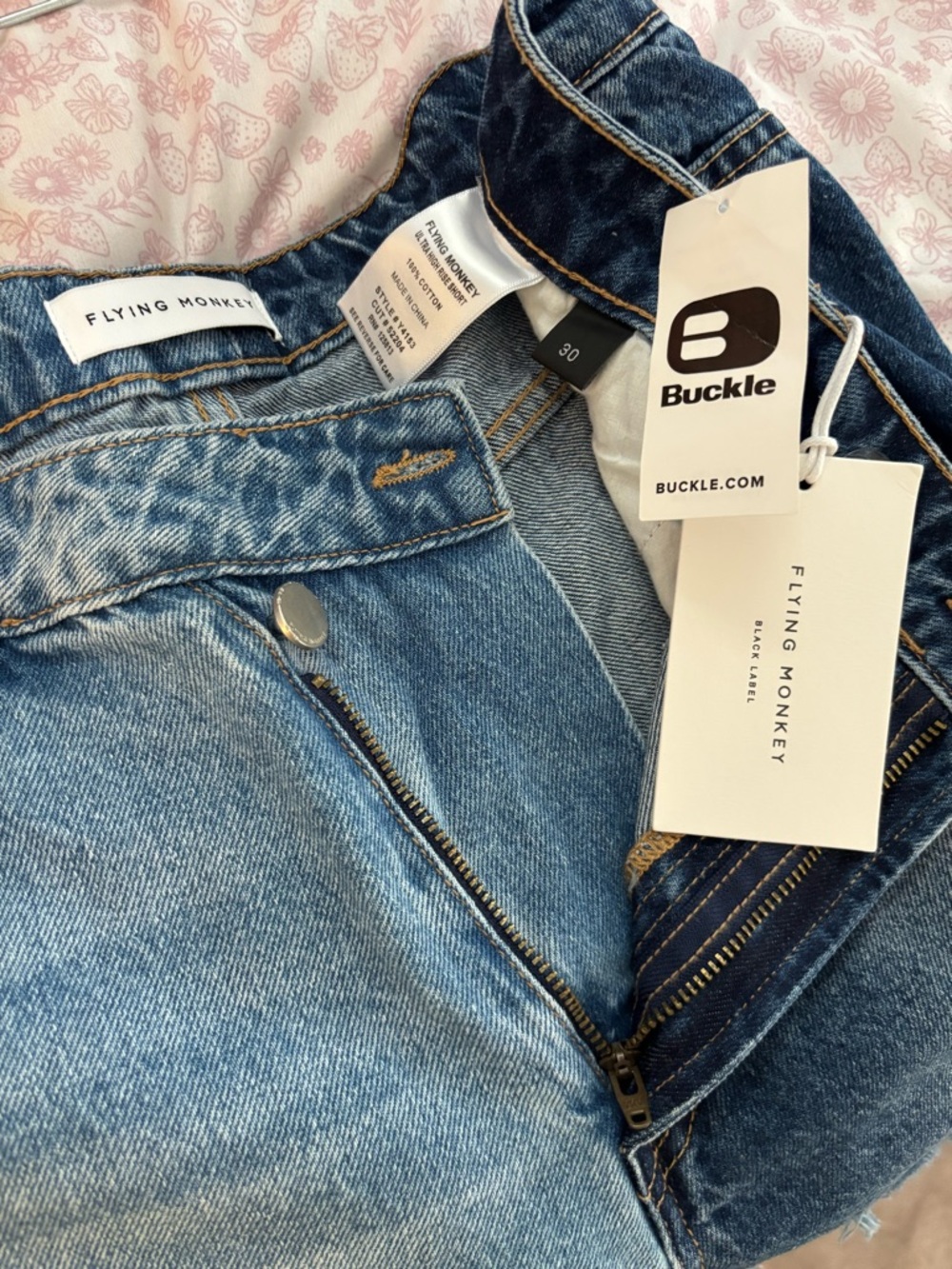 Flying Monkey Two Tone Denim Shorts NWT Ultra High Rise Distressed W30 - Picture 3 of 7